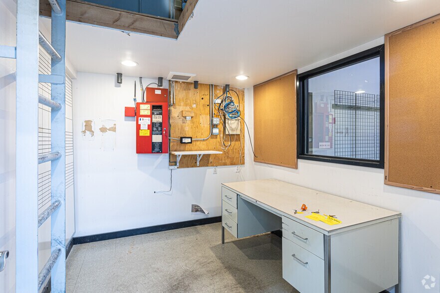 More Photos Of 31430 Pacific Hwy S, Federal Way Freestanding For Lease