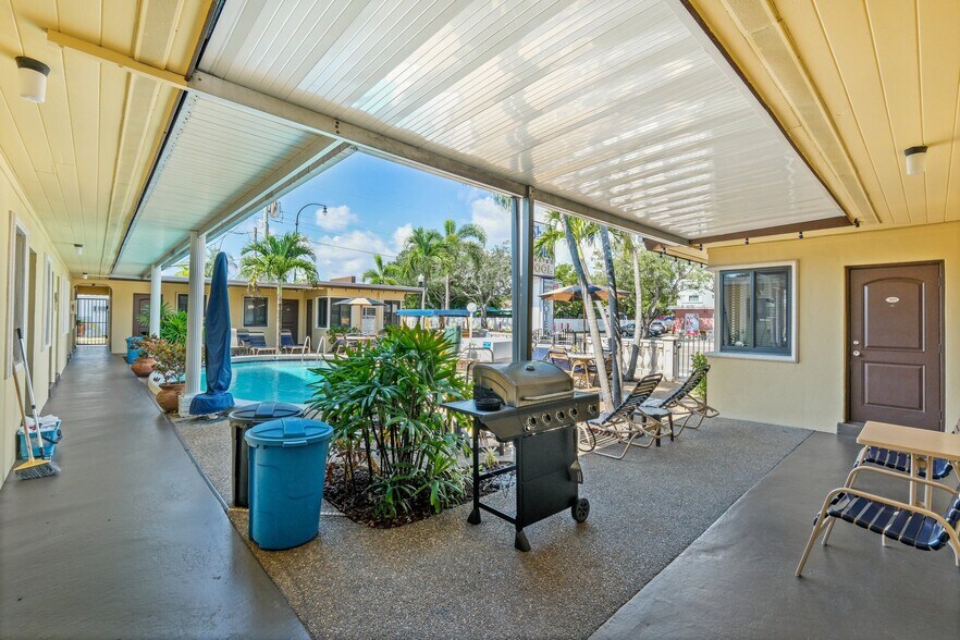 More Photos Of 1201 S Federal Hwy, Hollywood Hotel For Sale