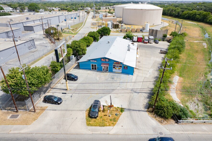 More Photos Of 13860 Nacogdoches Rd, San Antonio Freestanding For Sale