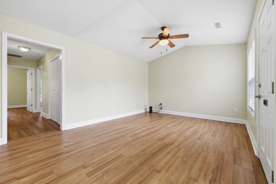 More Photos Of 100 Garden Manor Ct, Murrells Inlet Apartments For Sale