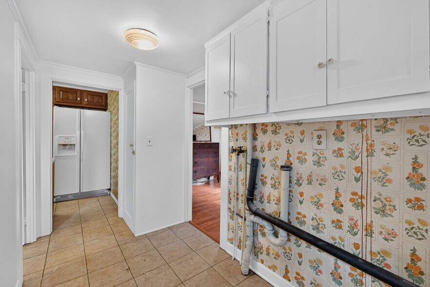 More Photos Of 119 S Adams St, Glendale Multifamily For Sale