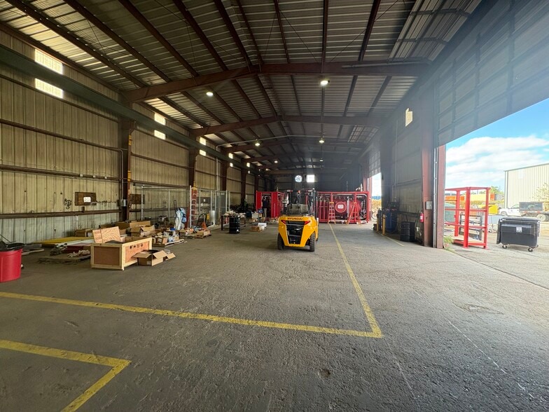 More Photos Of 5719 Cunningham Rd, Houston Unknown For Lease