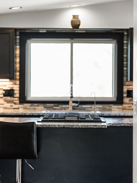 More Photos Of 1323 Cass St, Traverse City Flex For Sale