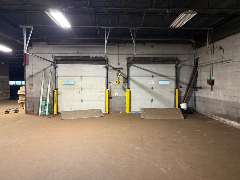 More Photos Of 4315 Walnut St, McKeesport Warehouse For Lease
