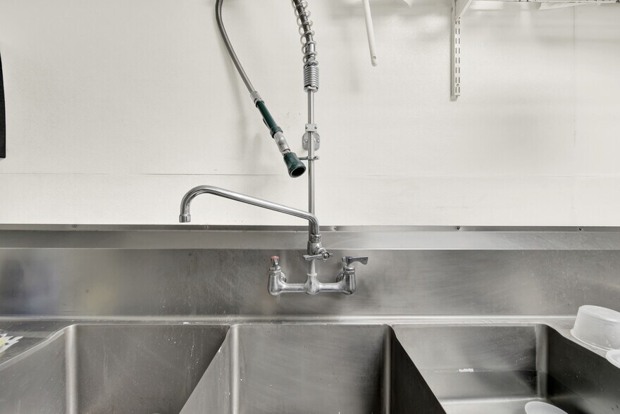 More Photos Of 830 Main St, Red Bluff Freestanding For Sale