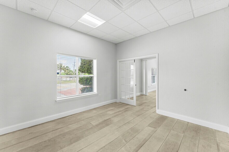 More Photos Of 5907 Sr-22, Panama City Funeral Home For Lease