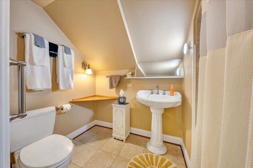 More Photos Of 1526 Franklin Rd SW, Roanoke Hospitality For Sale