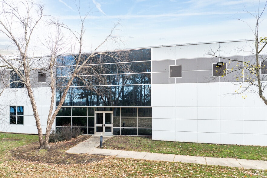 More Photos Of 500 Studio Dr, Virginia Beach Office For Lease