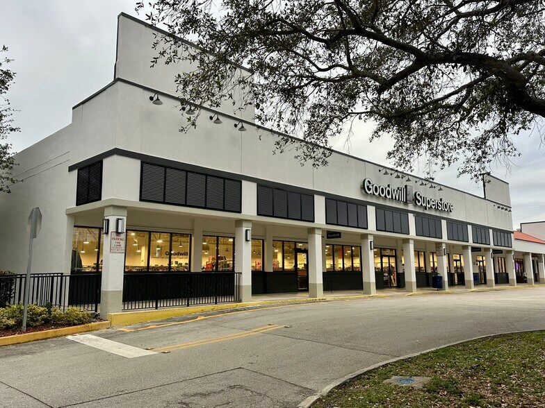 More Photos Of 12520 Pines Blvd, Pembroke Pines Unknown For Lease