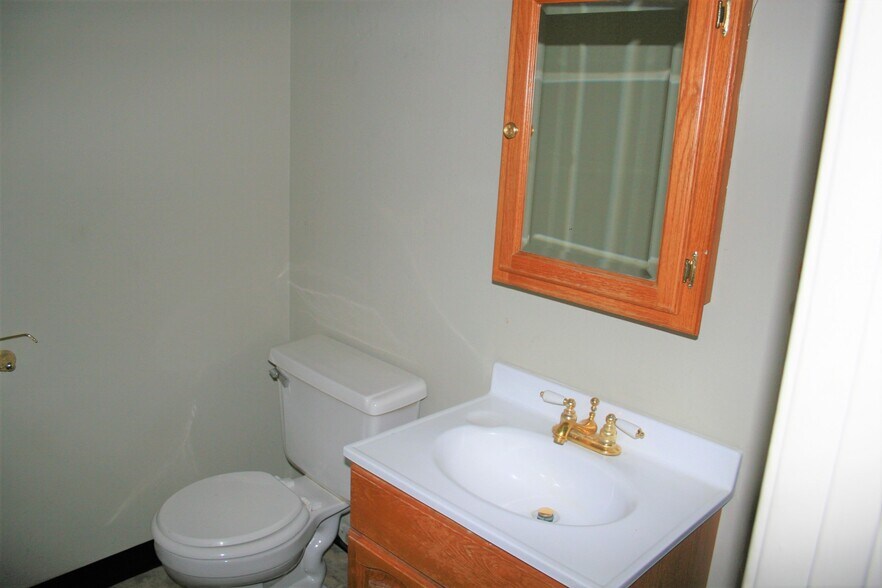More Photos Of 12970 Branford St, Arleta Warehouse For Sale