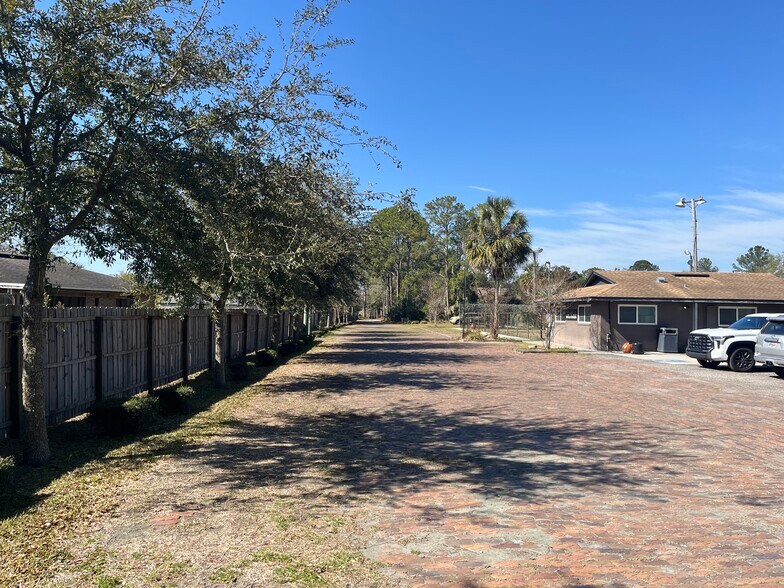 More Photos Of 3461 Peeler Rd, Jacksonville Sports And Entertainment For Sale