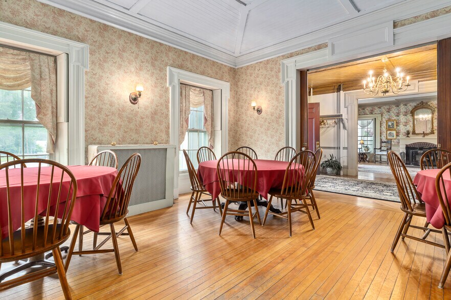 More Photos Of 3904 Vt Route 7A, Arlington Hospitality For Sale