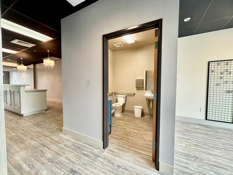 More Photos Of 1127 Broadway St NE, Salem Multifamily For Sale