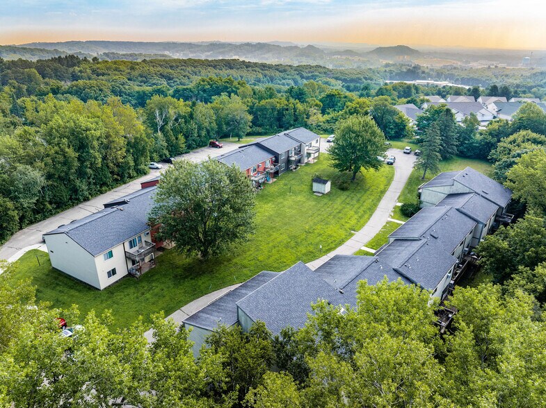 More Photos Of 2905 Winsor Dr, Eau Claire Apartments For Sale