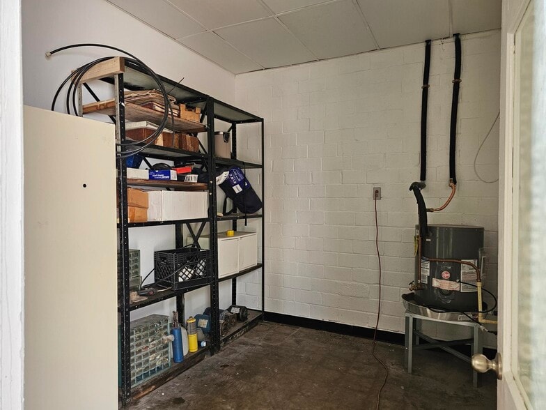 More Photos Of 8309-8323 McCullough Ave, San Antonio Freestanding For Lease