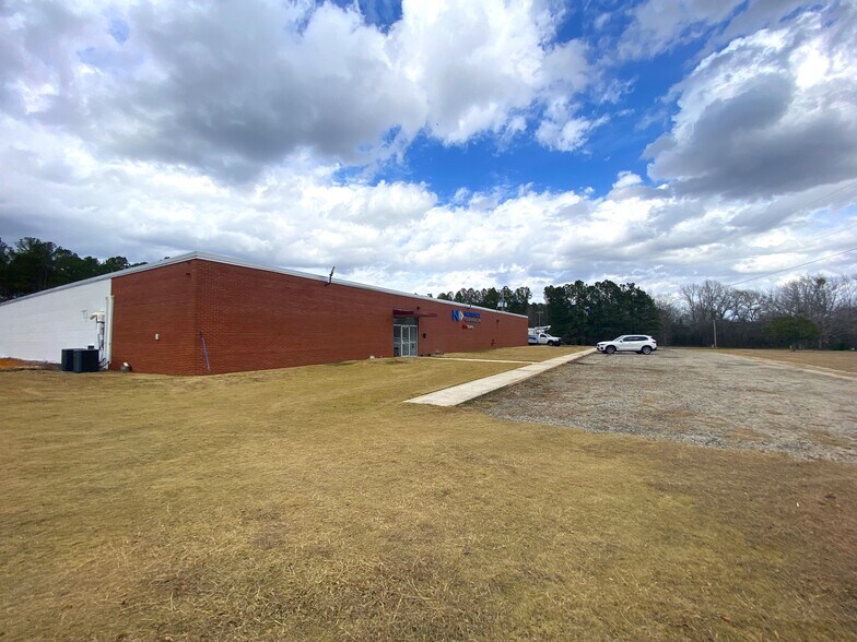 More Photos Of 1212 F.R. Huff Dr, St Matthews Manufacturing For Lease