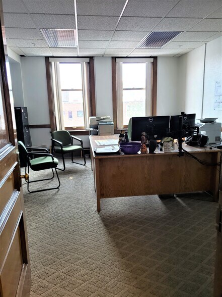 More Photos Of 65 E Broadway St, Butte Office For Lease