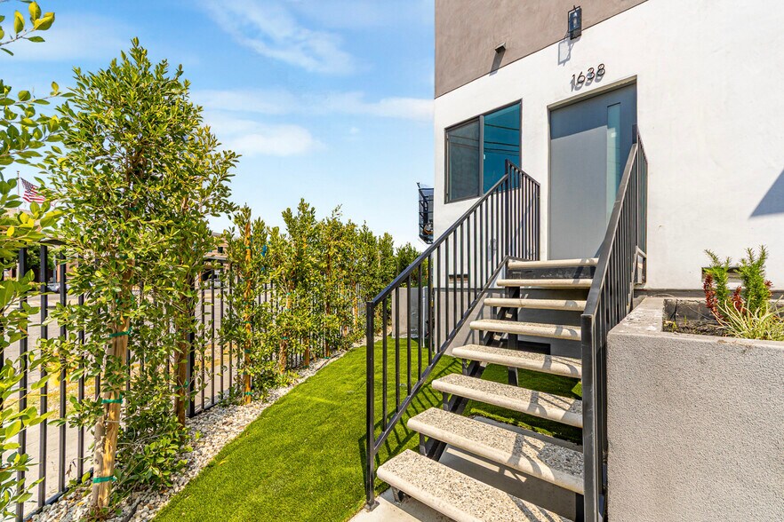 More Photos Of 1636 Longwood Ave, Los Angeles Apartments For Sale