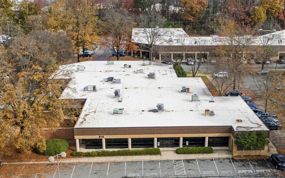 More Photos Of 814 Tyvola Rd, Charlotte Unknown For Lease