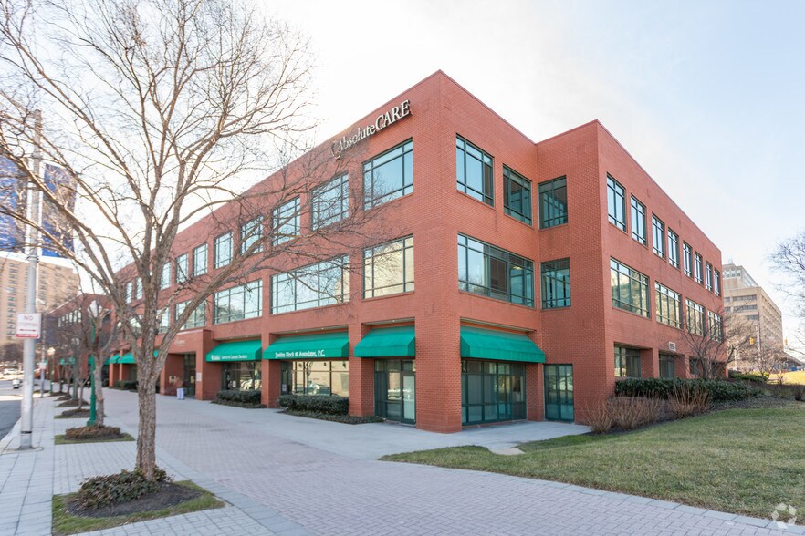 More Photos Of 1040 Park Ave, Baltimore Office For Sale