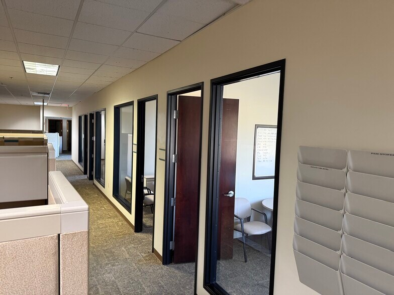 More Photos Of 7499 E Paradise Ln, Scottsdale Industrial For Lease