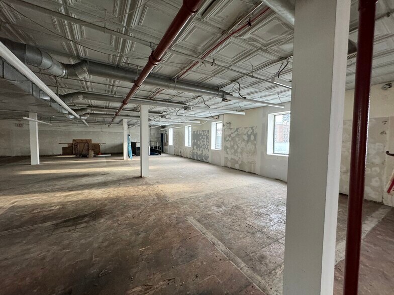 More Photos Of 617-619 W 181st St, New York General Retail For Lease