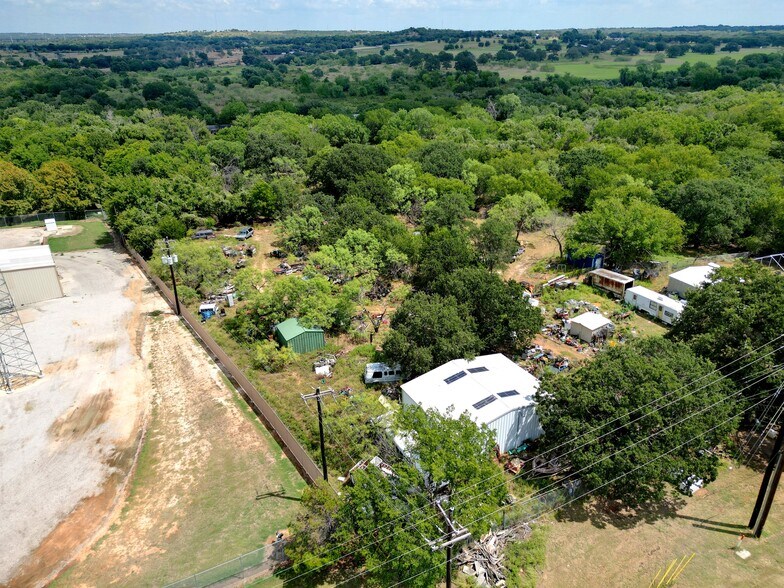 More Photos Of 6502 Mineral Wells Hwy, Weatherford Flex For Sale
