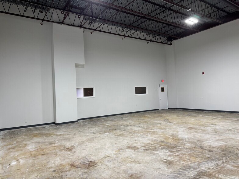 More Photos Of 3245-3341 W McNab Rd, Pompano Beach Warehouse For Lease