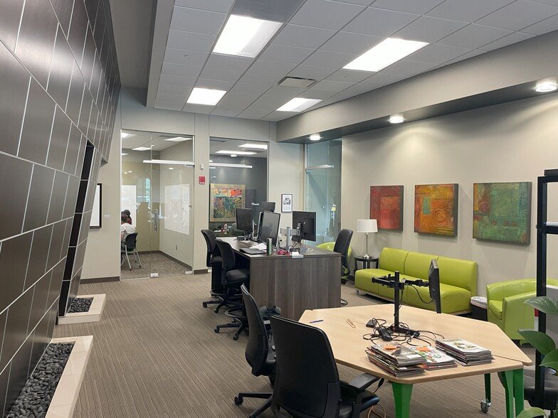 More Photos Of 1317 Q St, Lincoln Parking Garage For Lease