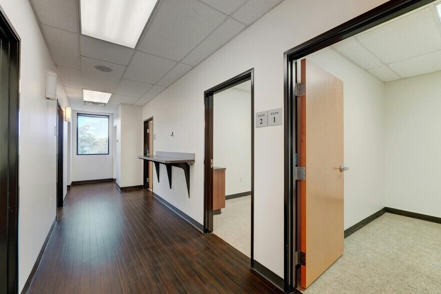 More Photos Of 4300 N Quinlan Park Rd, Austin Unknown For Lease