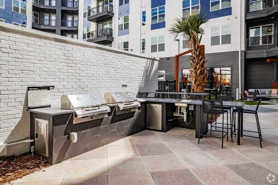 More Photos Of 1647 E Colonial Dr, Orlando Apartments For Sale