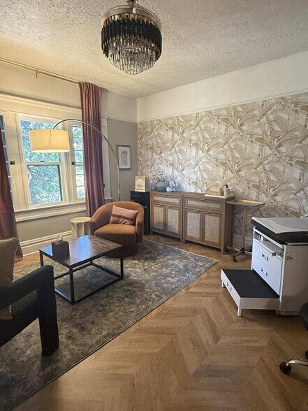 More Photos Of 100 W Main St, Boise Office Residential For Lease