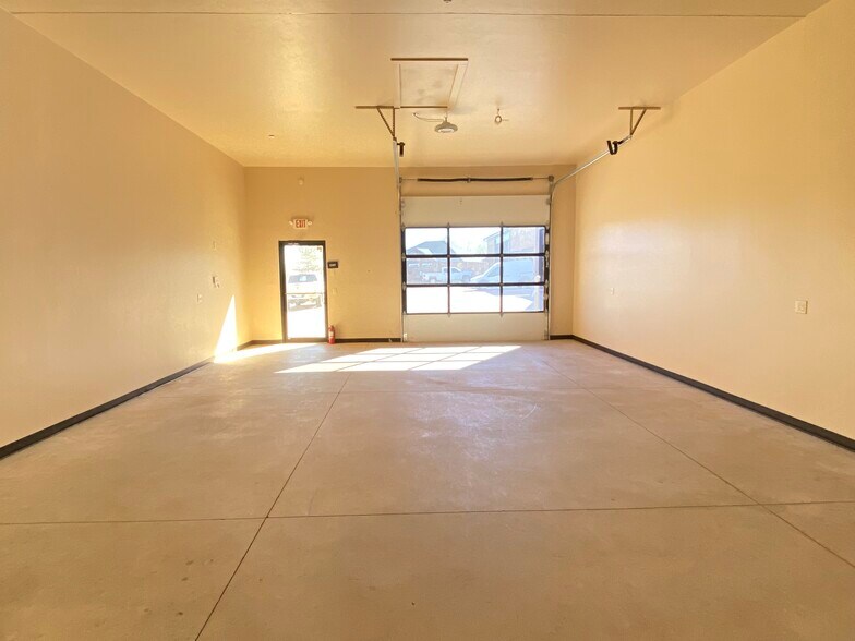 More Photos Of 7810 NW 94th St, Oklahoma City Storefront Retail Office For Lease