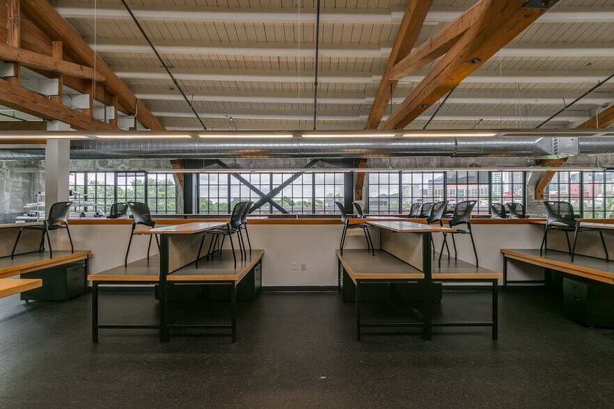 More Photos Of 70 NW Couch St, Portland Office For Sale