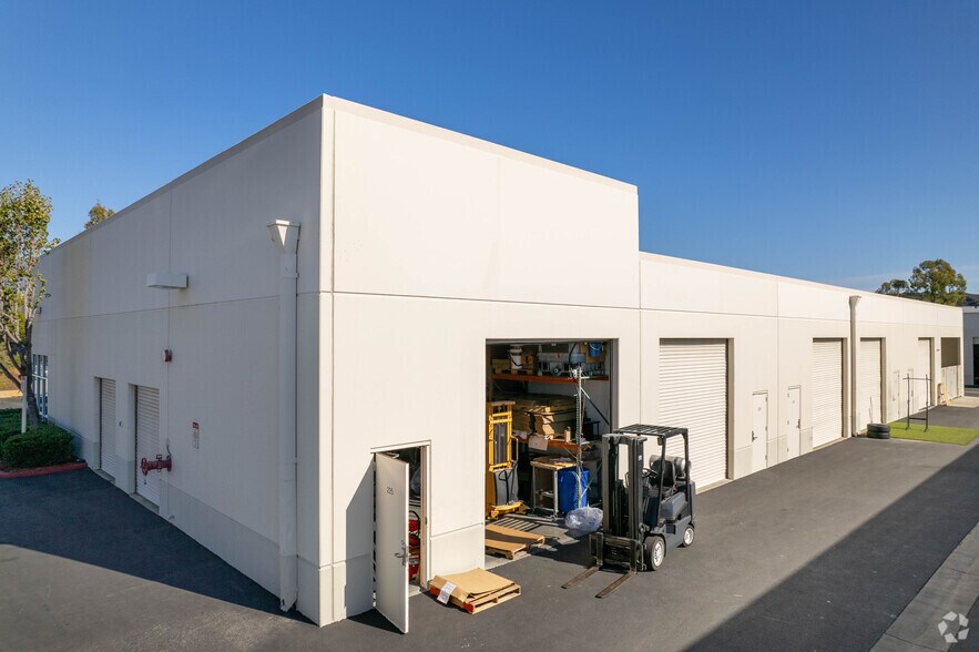 More Photos Of 23121 Antonio Pky, Rancho Santa Margarita Light Manufacturing For Lease