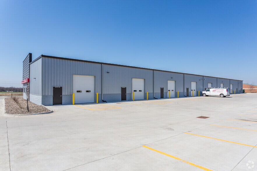 More Photos Of 117 SE Lorenz Dr, Ankeny Research And Development For Lease