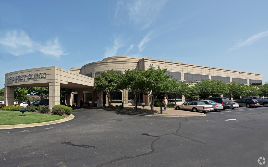 More Photos Of 100 N Humphreys Blvd, Memphis Office For Sale