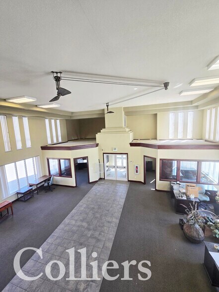 More Photos Of 1715 Pole Line Rd E, Twin Falls General Retail For Sale