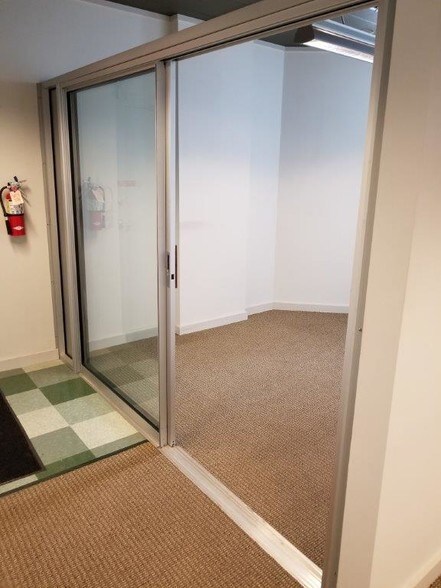 More Photos Of 6213-6217 W Lake St, Saint Louis Park Office For Lease