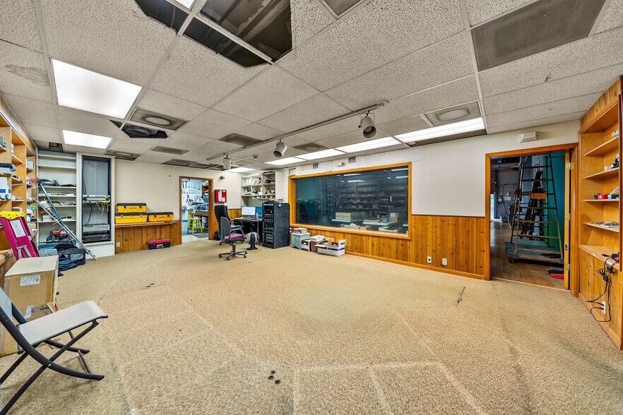 More Photos Of 655 W Umpqua St, Roseburg Radio TVTransmission Facilities For Sale