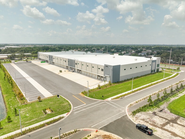 More Photos Of 5501 Lee Vista Blvd, Orlando Unknown For Lease