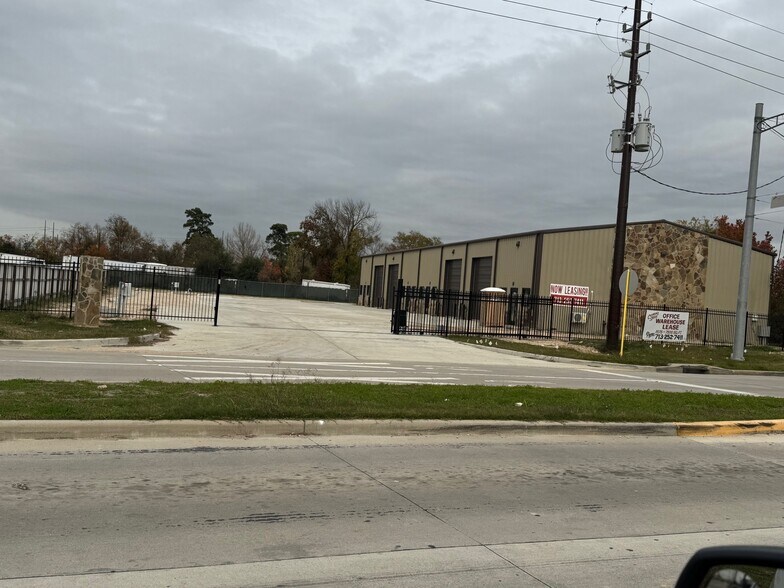 More Photos Of 121 Goedecke Rd, Spring Office For Lease