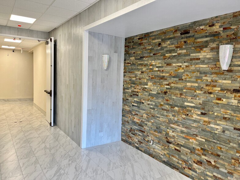 More Photos Of 6900 Anderson Blvd, Fort Worth Office For Lease