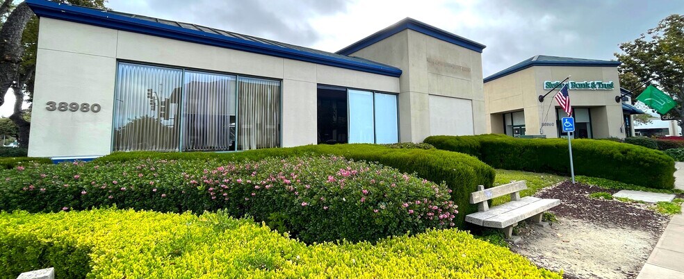 More Photos Of 38980 Paseo Padre Pky, Fremont Bank For Lease