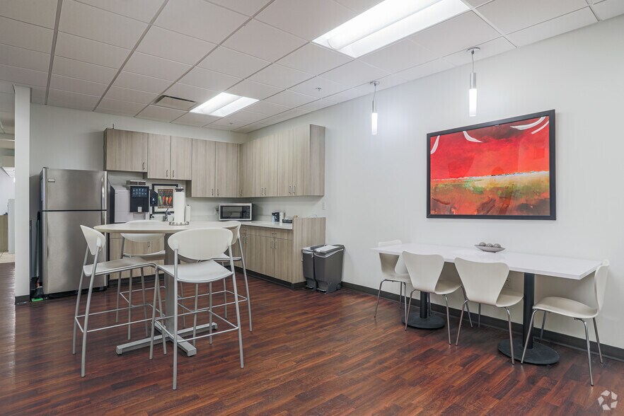 More Photos Of 1251 N Eddy St, South Bend Coworking Space