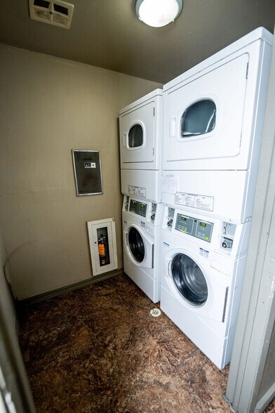 More Photos Of 300 E Windsor, Arkansas City Apartments For Sale