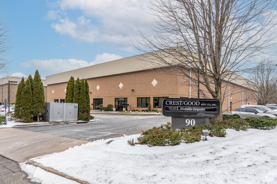 Primary Photo Of 90 Gordon Dr, Syosset Warehouse For Lease