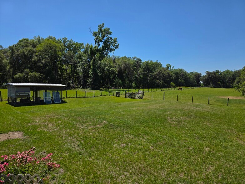 More Photos Of 220 SE Rose Cove Gln, Lake City Manufactured Housing Mobile Home Park For Sale