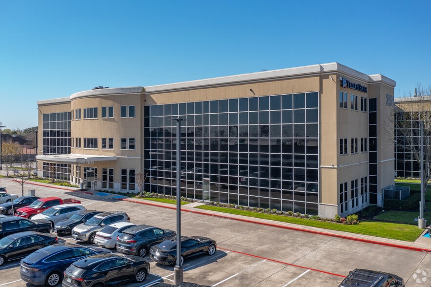 More Photos Of 251 Medical Center Blvd, Webster Medical For Lease