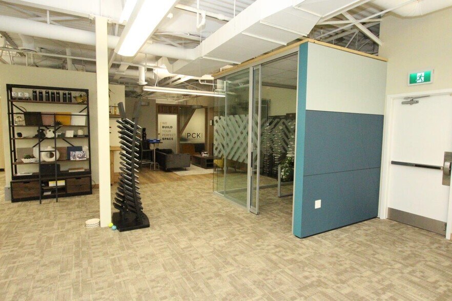 More Photos Of 2323 Boundary Rd, Vancouver Light Distribution For Sale